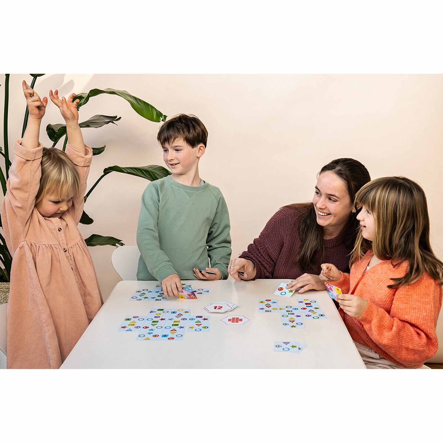 Photo of group of people playing Pattern Party by FLEXIQ.